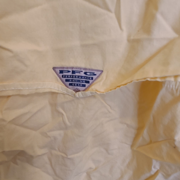 Columbia Men's Casual Yellow Button Down Shirt - Picture 6 of 6